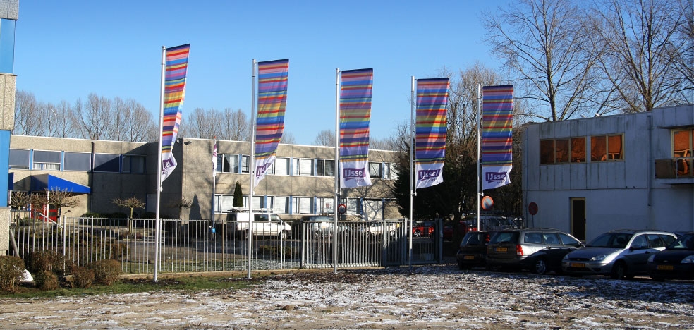 vlaggen, baniermasten, budget masten, Banieren, mast, banier bedrukken, masten, baniermast plaatsen, vlaggen houders, banier masten, plaatsen baniermasten, mast, vlaggen palen, luxe masten, Drukkerij Teeuwen, banier, Capelle